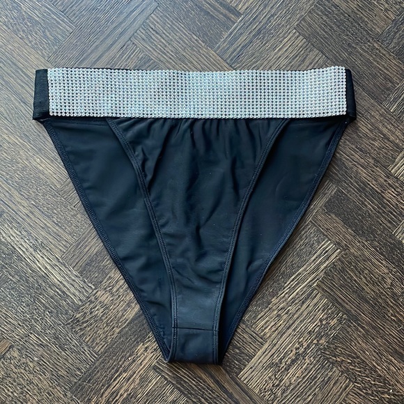 💎 4 for $30 Fashionnova | High Waisted Diamante Swim Bottom - Picture 3 of 5